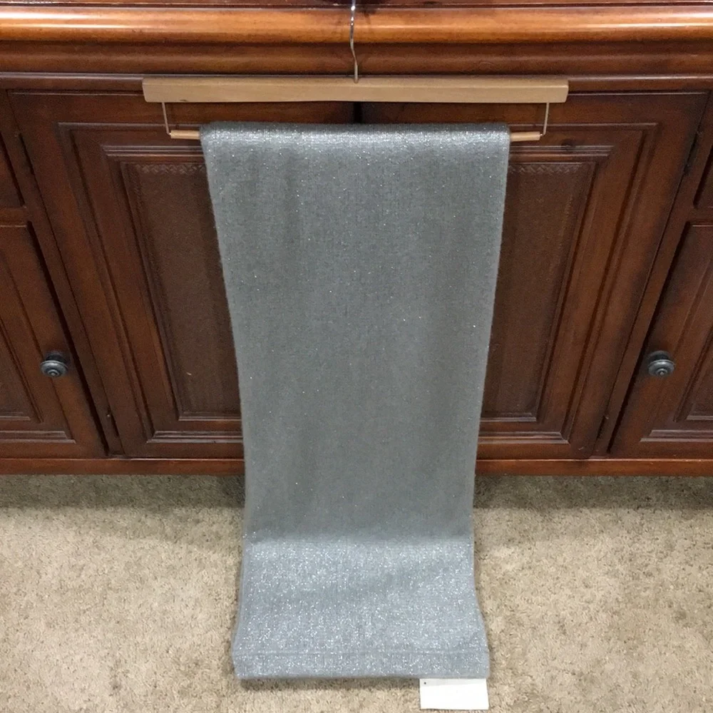 💚 CALVIN KLEIN 💚 COLLECTION LUXURY ULTRA RARE HARD TO FIND BEAUTIFUL BLANKET .